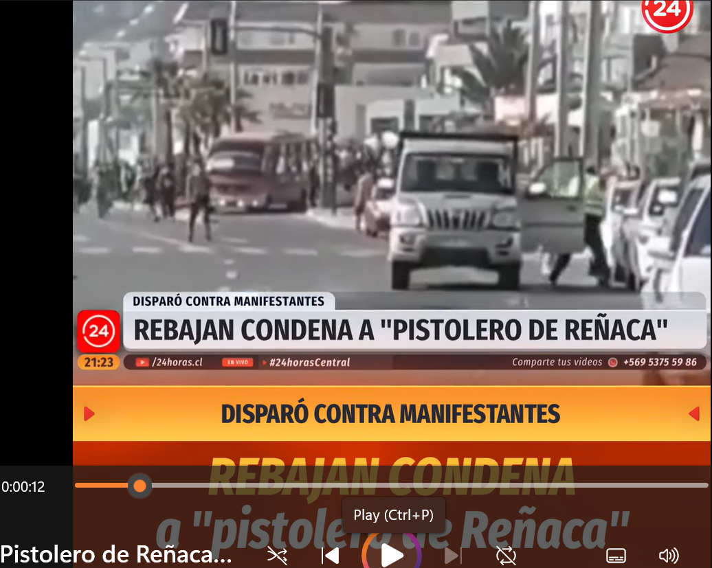 Hyundai rojo 1998 de Molina no está en la pista ni en la solera (0:12)